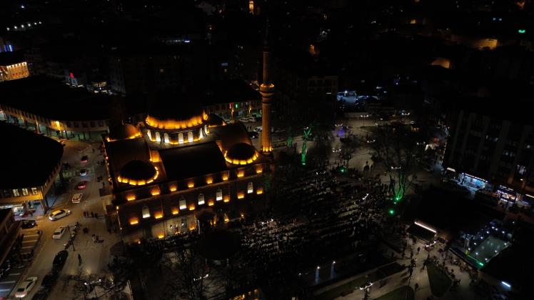 Zağnos Paşa’da ilk teravih..