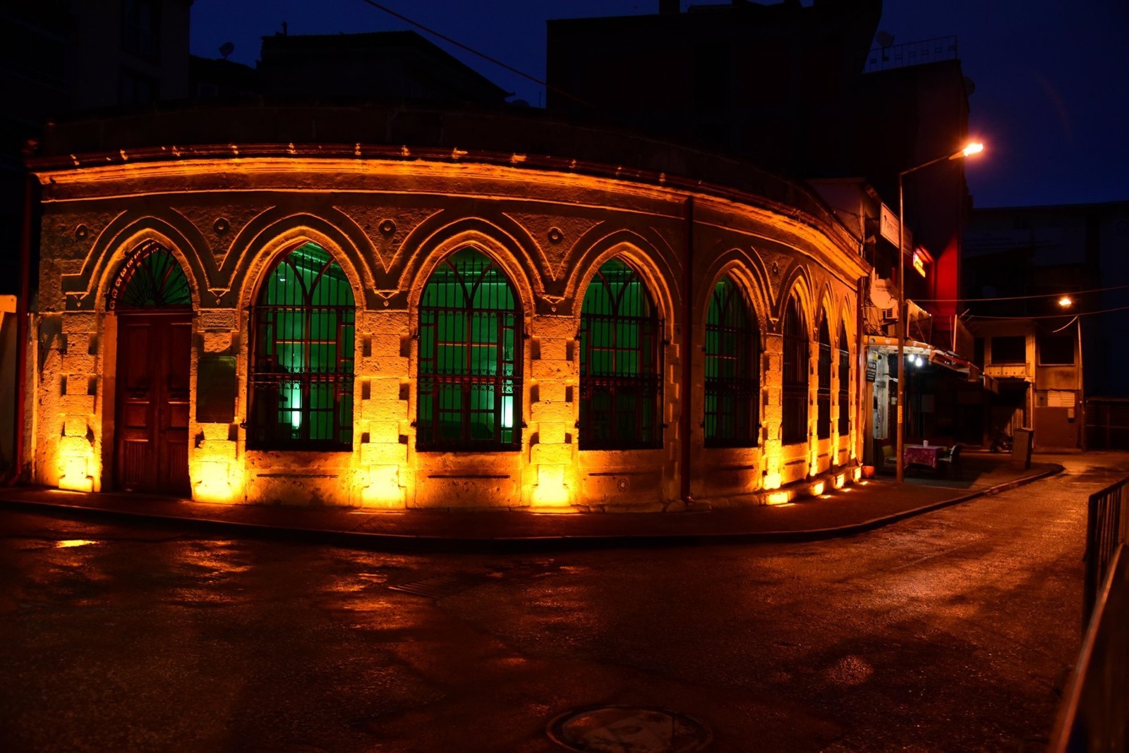 Karesi Belediyesi tarihi yapıları restore etmeye devam ediyor