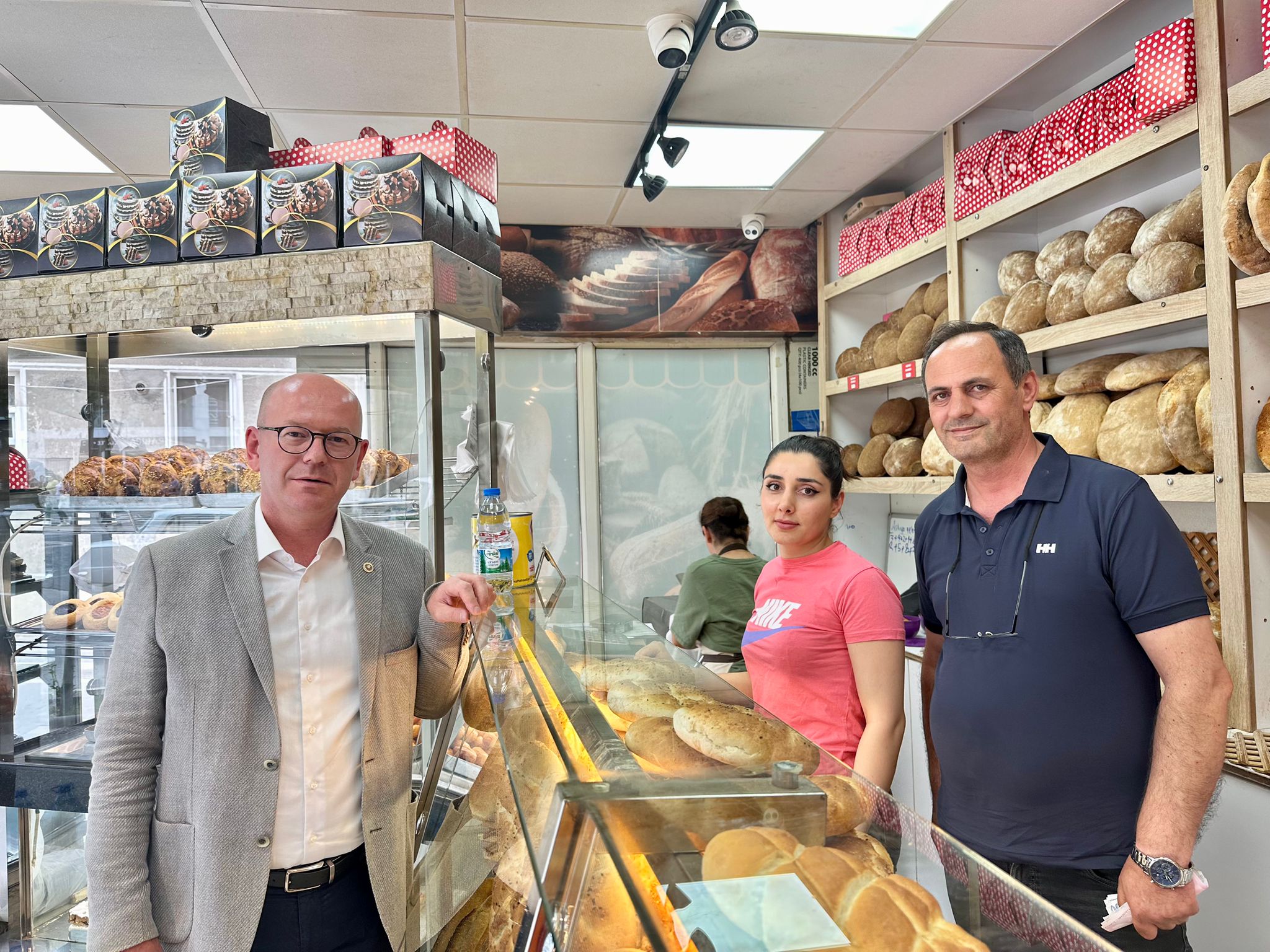      Sarı: “TMO seyirci kaldı, ekmeğe zam kapıda” 