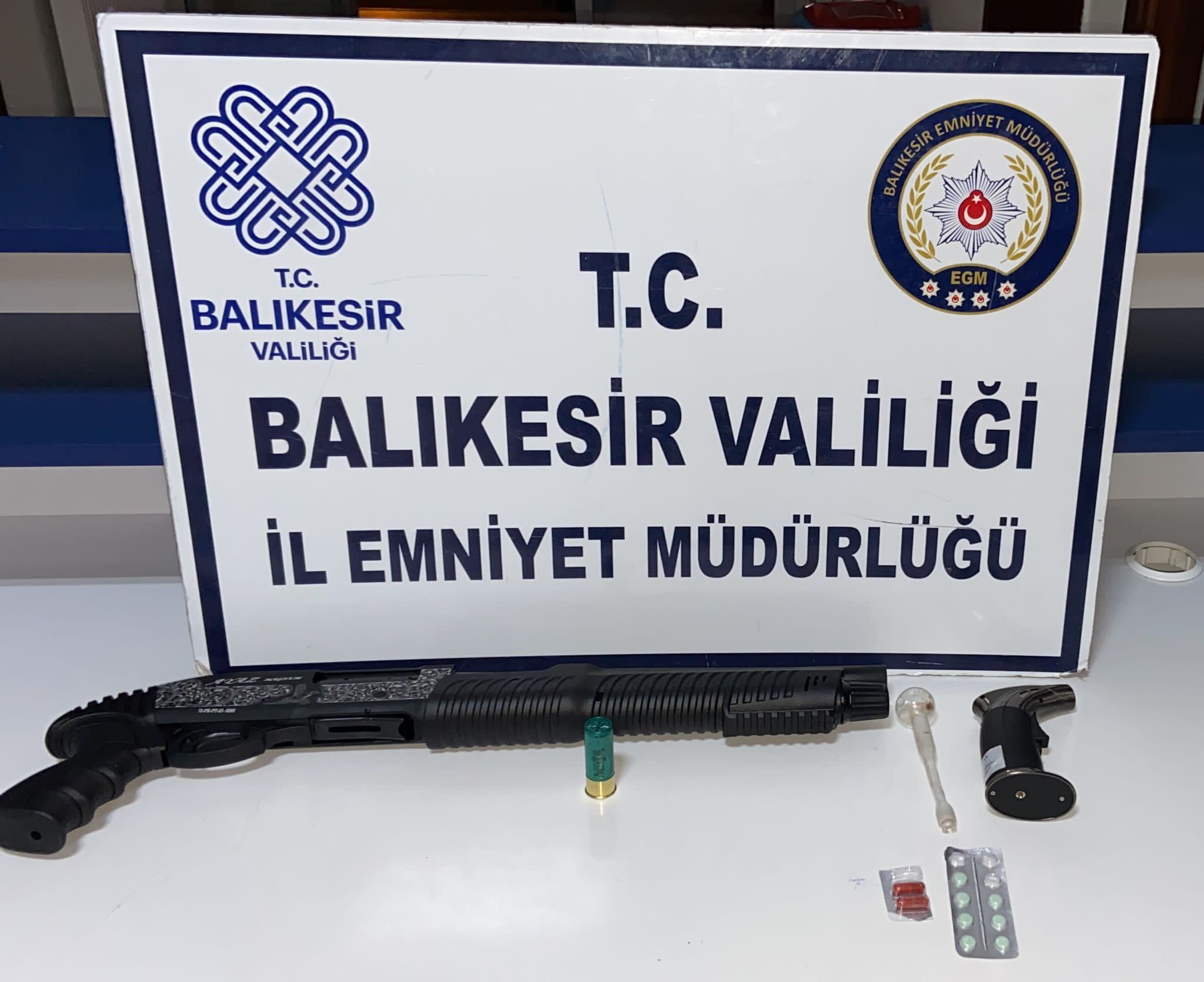 Balıkesir’de aranan 17 şahıs tutuklandı