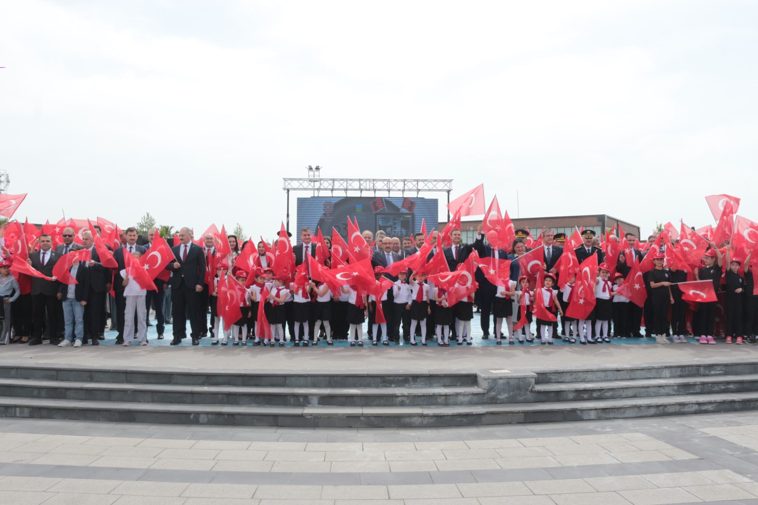 Balıkesir’de 23 Nisan coşkusu