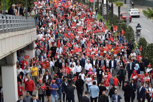 Balıkesir’de 23 Nisan’a özel kortej yürüyüşü