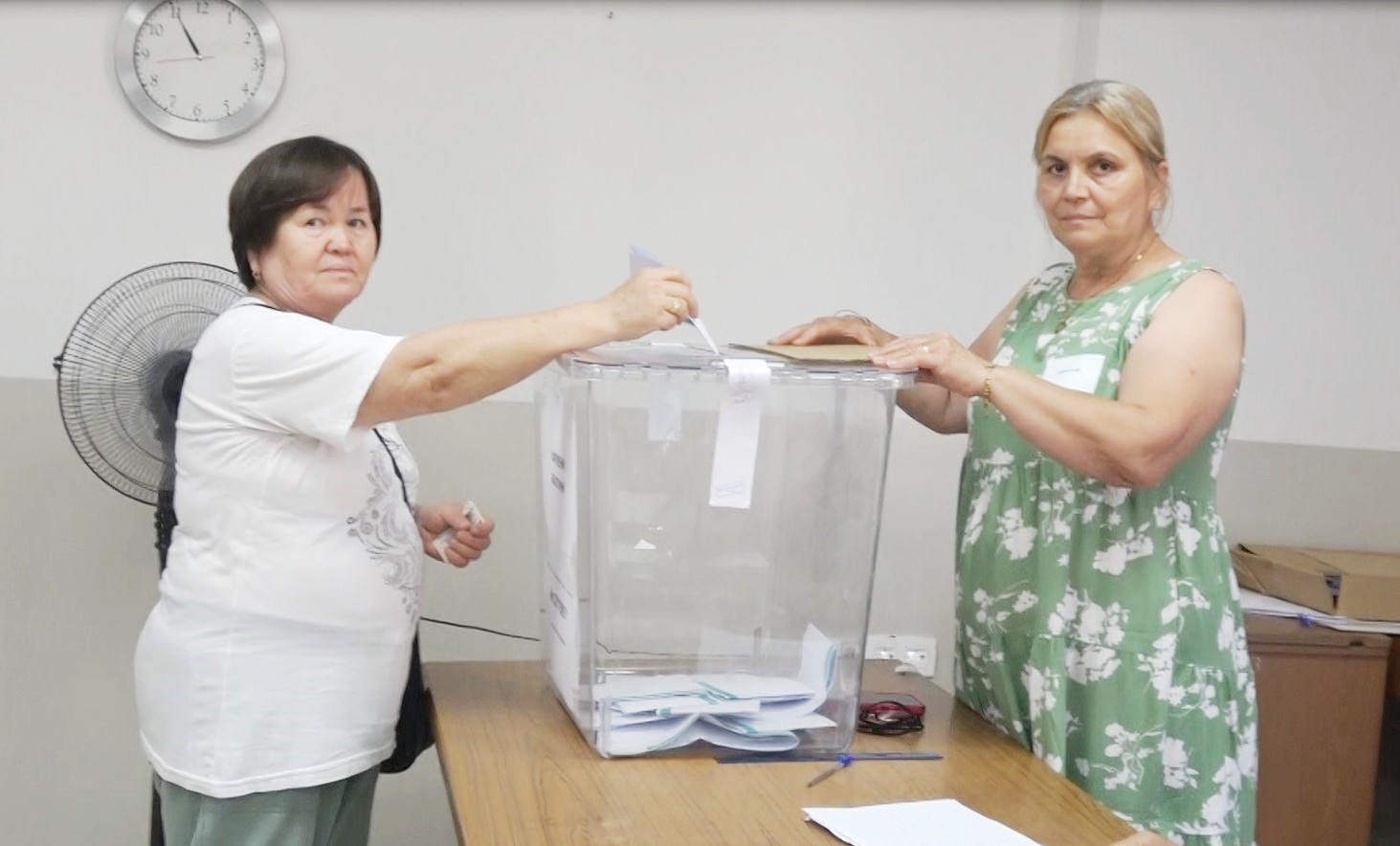 Bulgaristan seçimleri için Ayvalık ve çevre ilçelerdeki çifte vatandaşlar sandık başına gitti