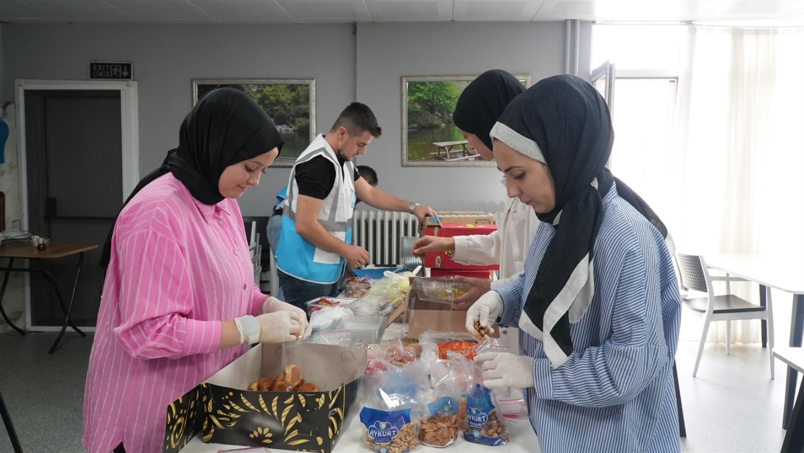 Balıkesir Büyükşehir’in desteğiyle öğrencilerin yüzü gülüyor