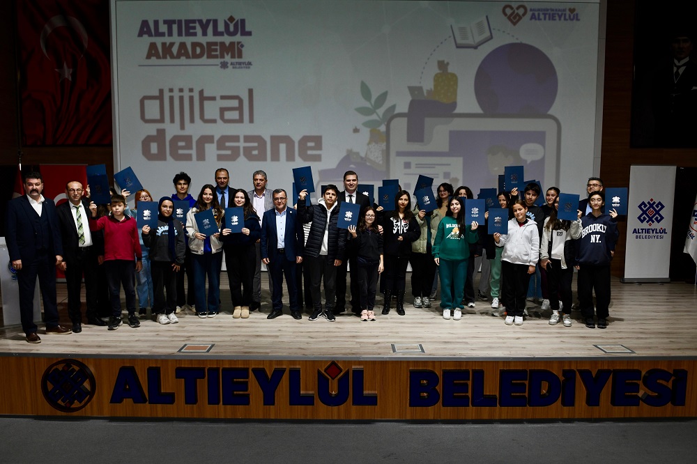 ALTIEYLÜL’DEN ÖĞRENCILERE BIR İLK DAHA : ALTIEYLÜL AKADEMI DIJITAL DERSHANE