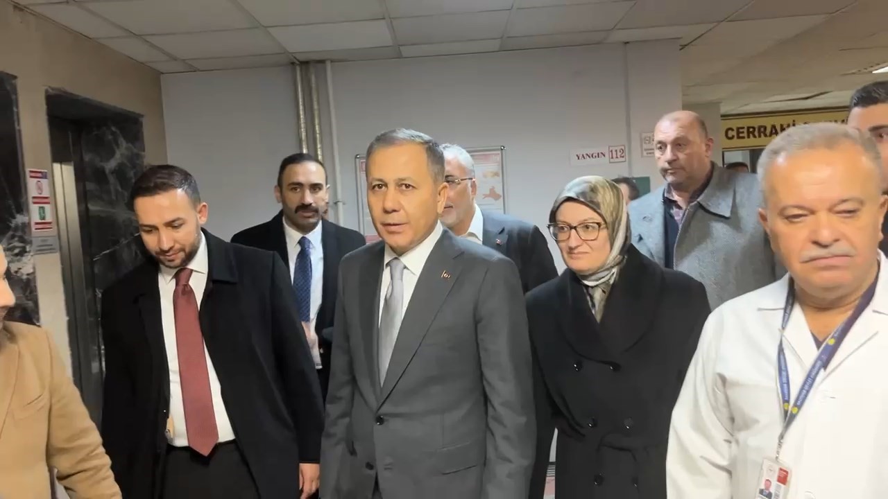 Bakanlar, Balıkesir’deki patlamada yaralananları ziyaret etti