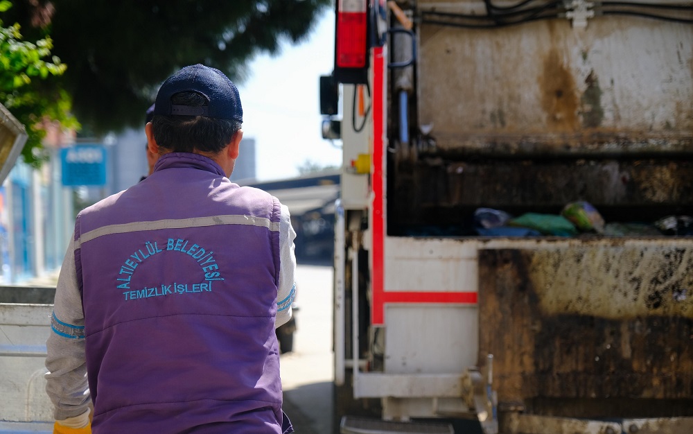 ALTIEYLÜL’DEN TEMİZLİK SEFERBERLİĞİ