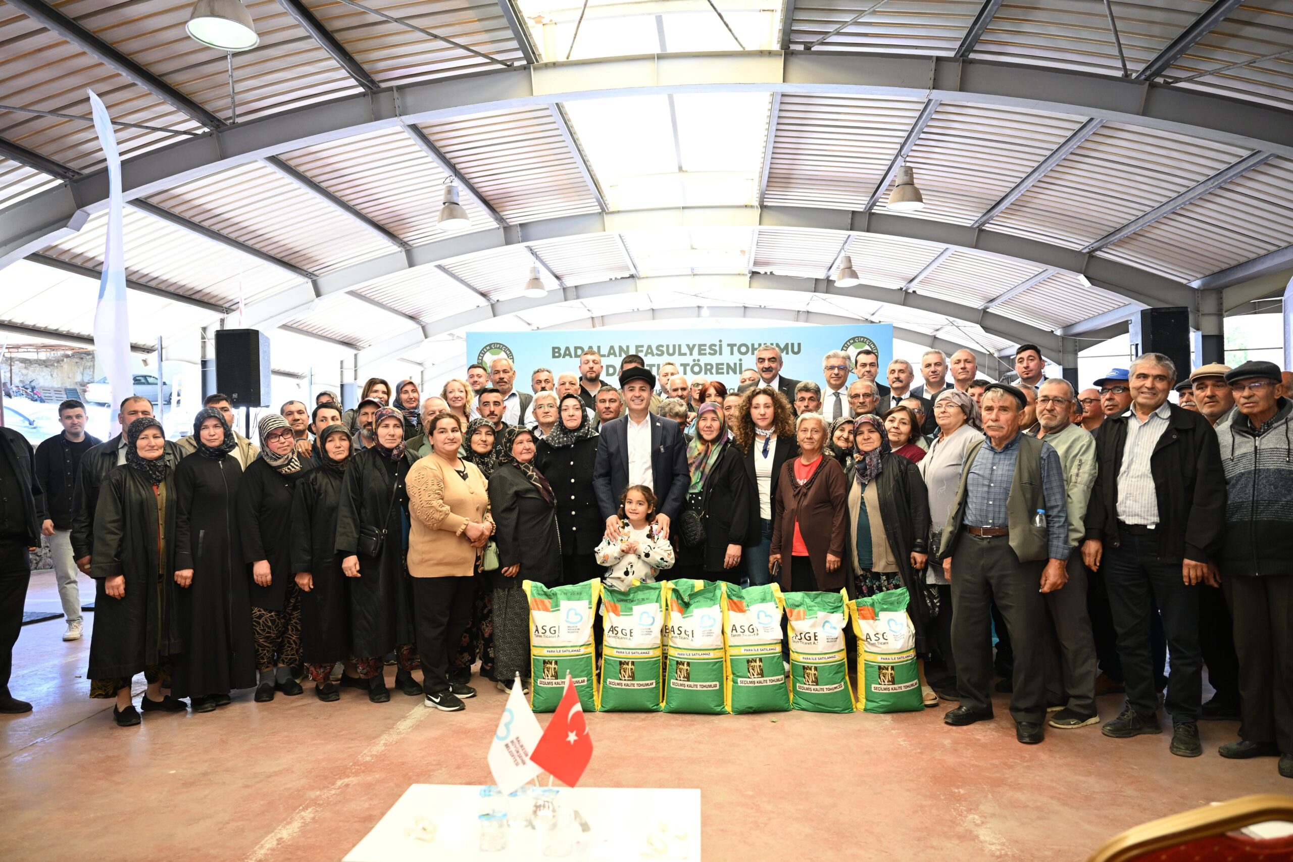 Ahmet Akın ve çiftçi el ele: Kazanan Balıkesir olacak