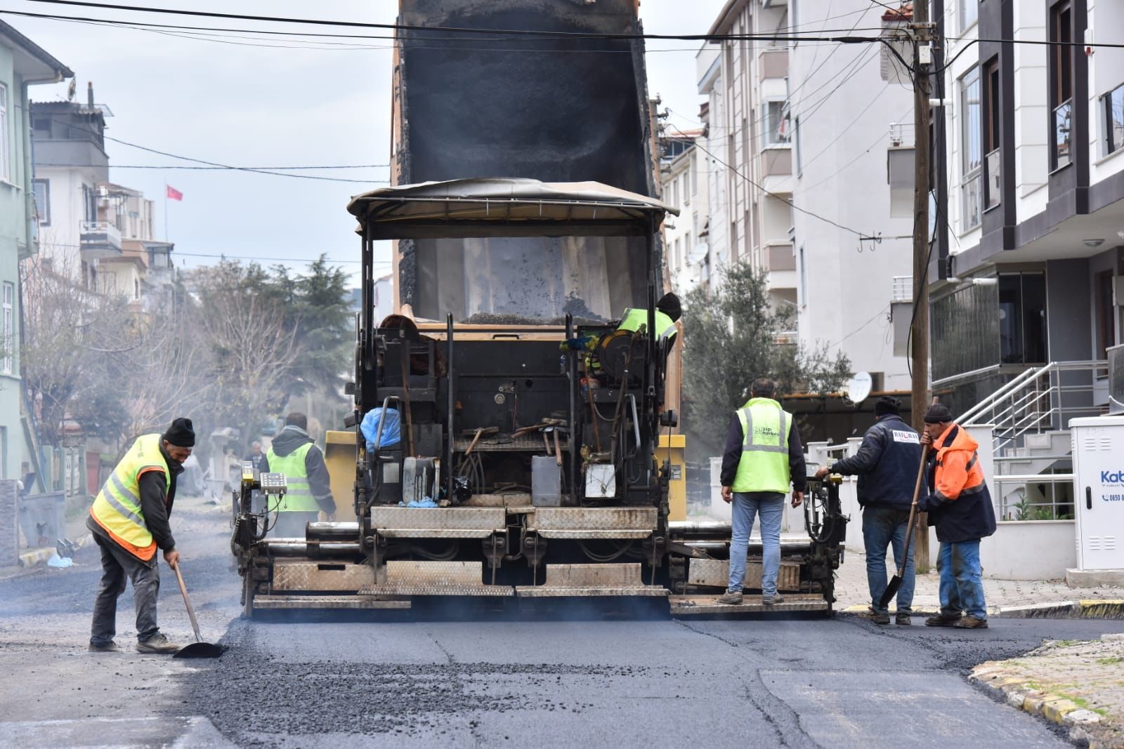 ALTIEYLÜL BELEDİYESİ’NDEN ALTYAPI VE ÜSTYAPI HAMLESİ