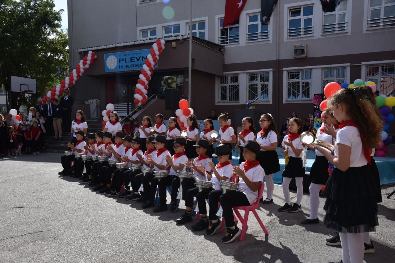 Balıkesir’de okullarda ders zili çaldı