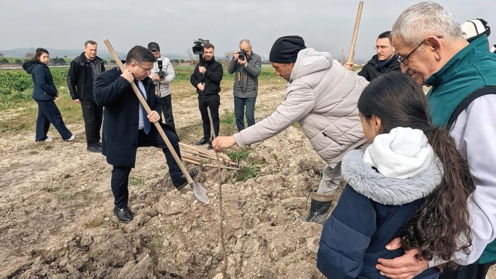 Meyve ağaçları şehit Ekici adına toprakla buluştu
