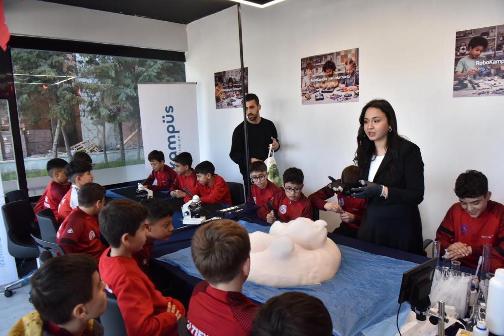 Altıeylül sporcuları bilim dünyasını keşfetti