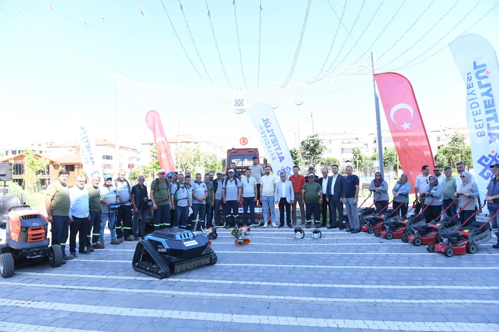 Altıeylül Belediyesi araç ve ekipman parkını güçlendirdi